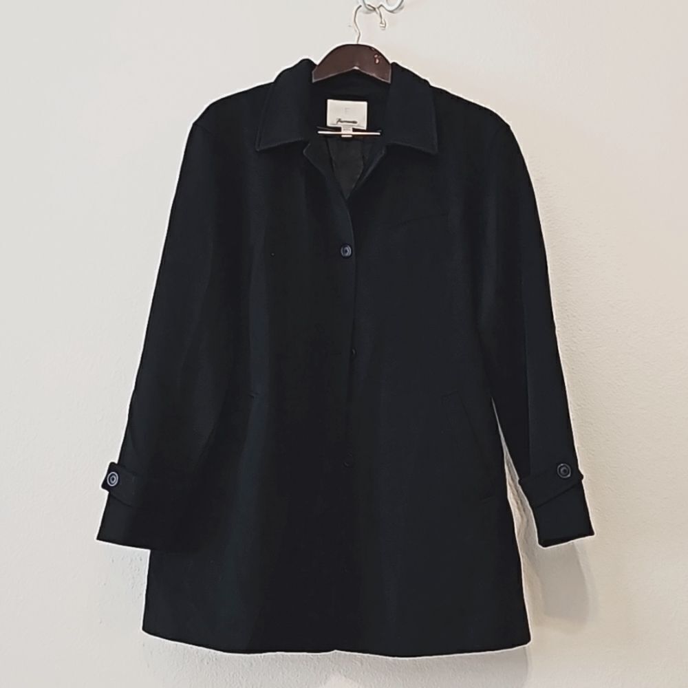Faconnable designed in France‎ women's jacket size large .